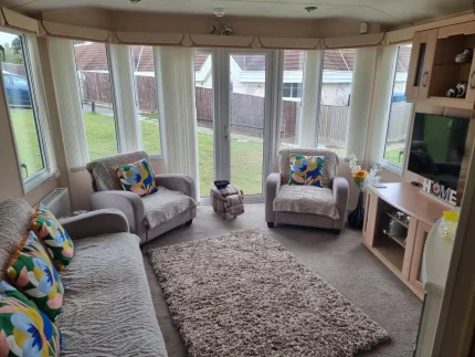Chalet Sleeps 6 swimming pool